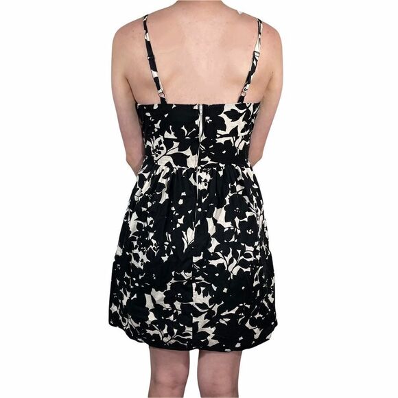 B. Smart Black and White Floral Fit & Flare Dress - Picture 4 of 9